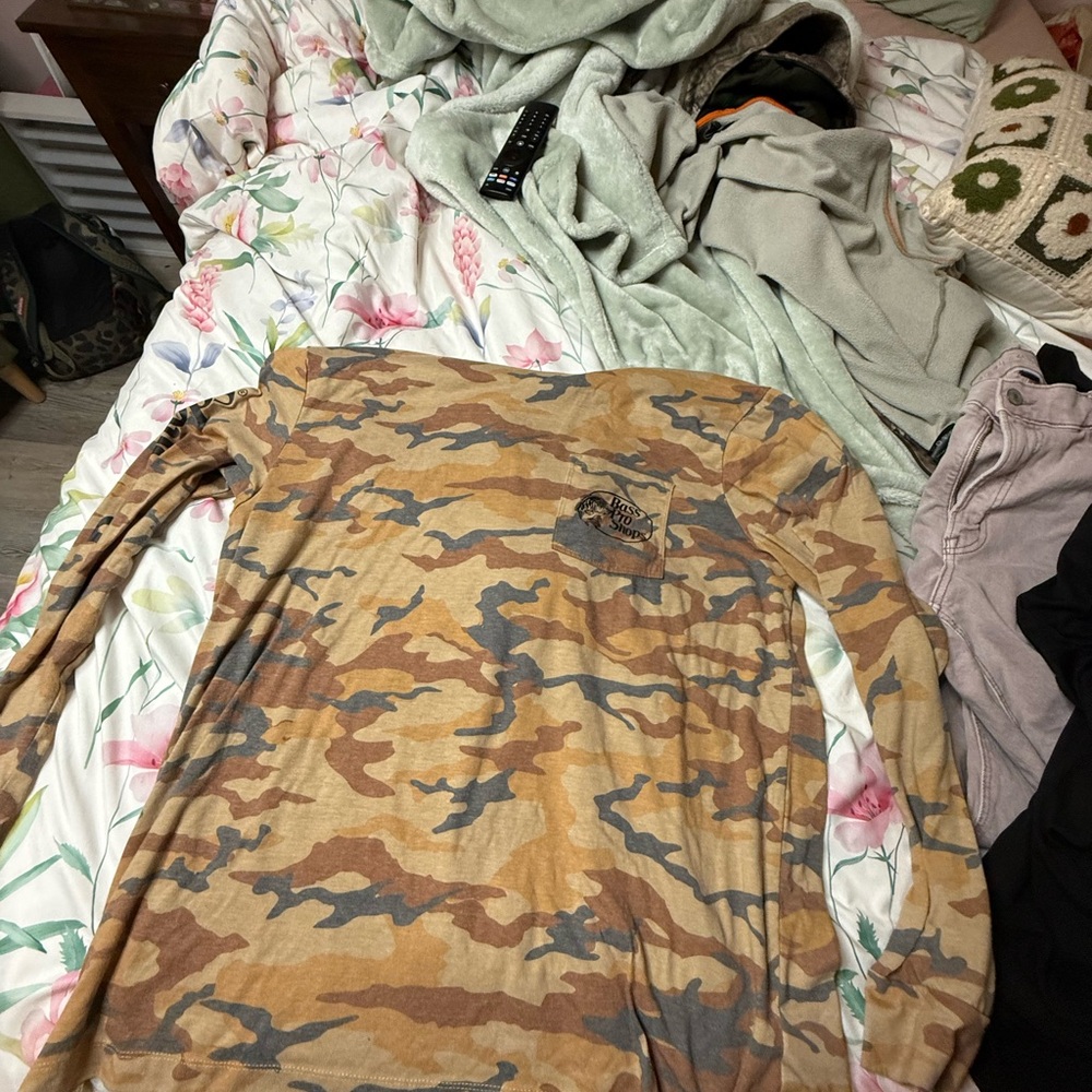 Camouflage Long Sleeve Shirt not wore brand new